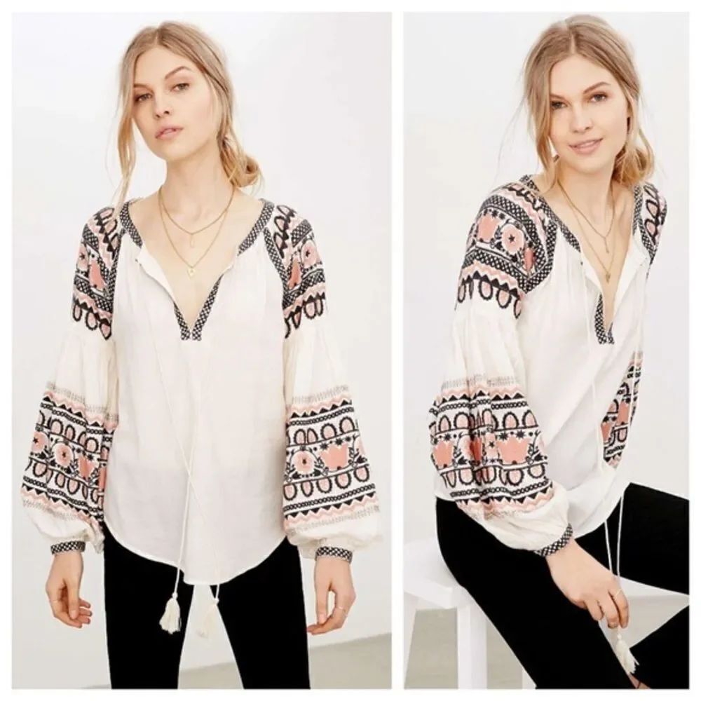 UO S Ecote Embroidered Silviana Boho Blouse